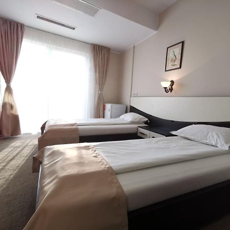 Hotel New Derby Констанца Экстерьер фото