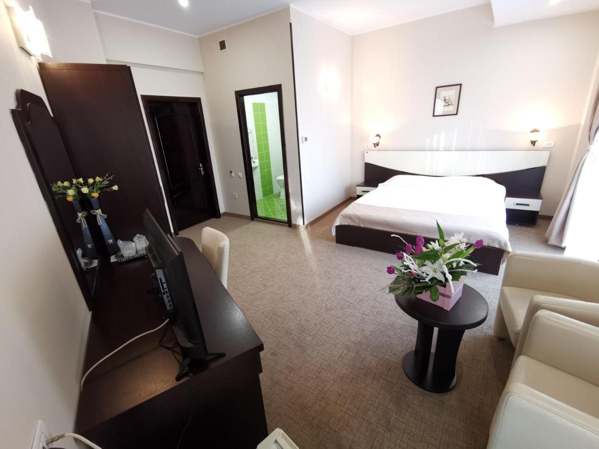 Hotel New Derby Констанца Экстерьер фото