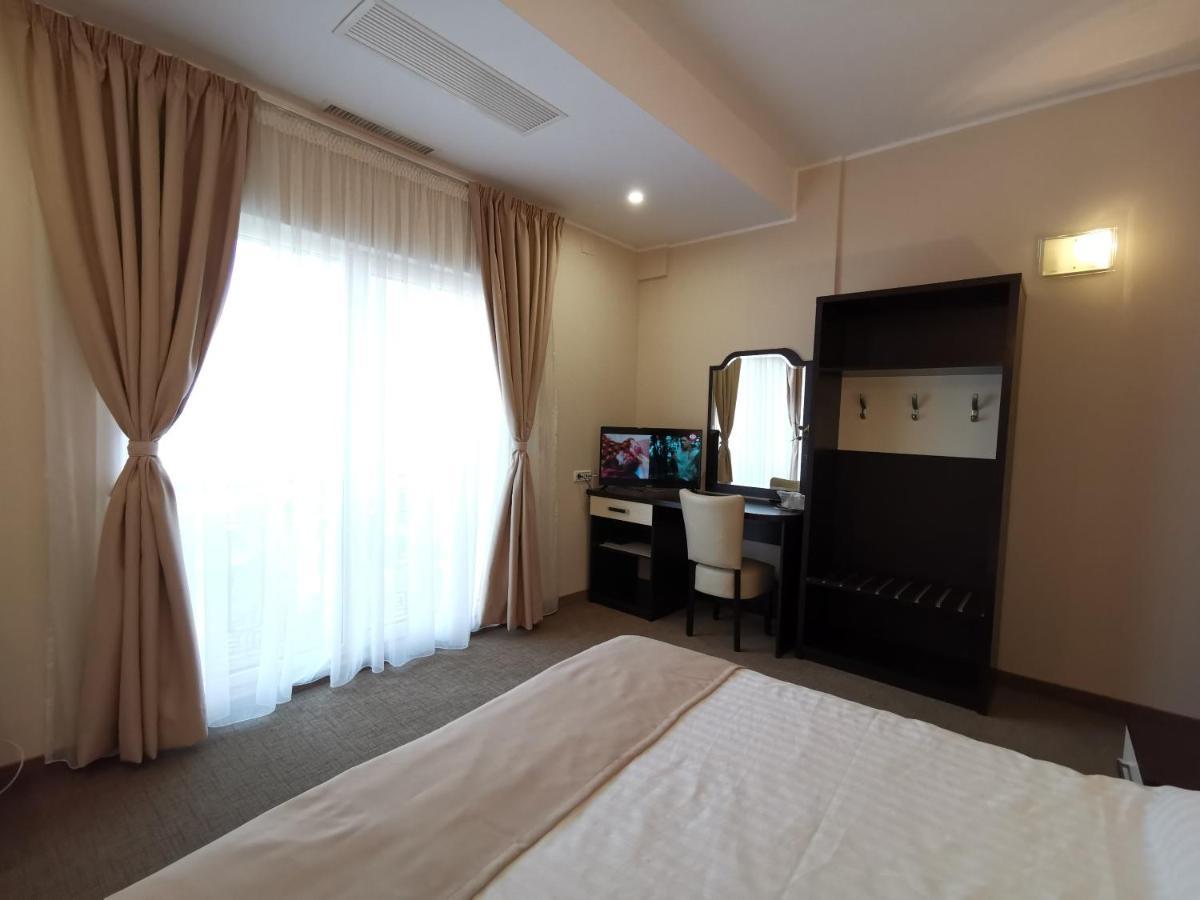 Hotel New Derby Констанца Экстерьер фото