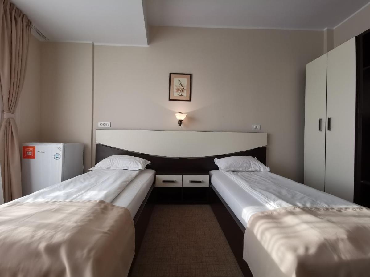 Hotel New Derby Констанца Экстерьер фото