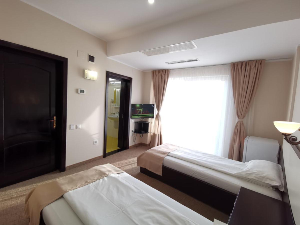 Hotel New Derby Констанца Экстерьер фото