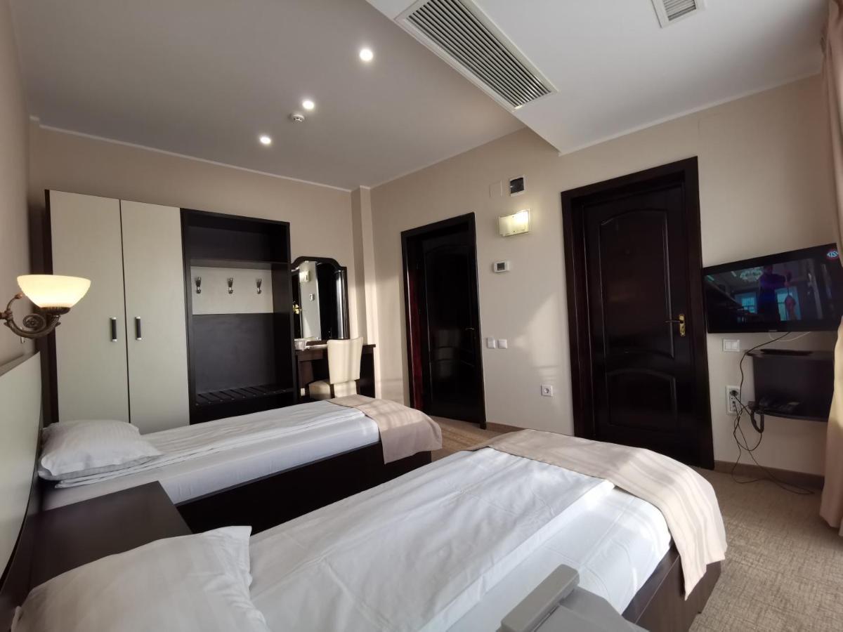 Hotel New Derby Констанца Экстерьер фото