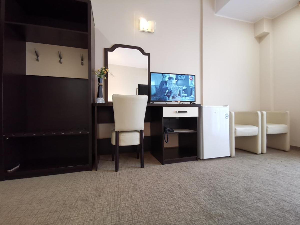 Hotel New Derby Констанца Экстерьер фото