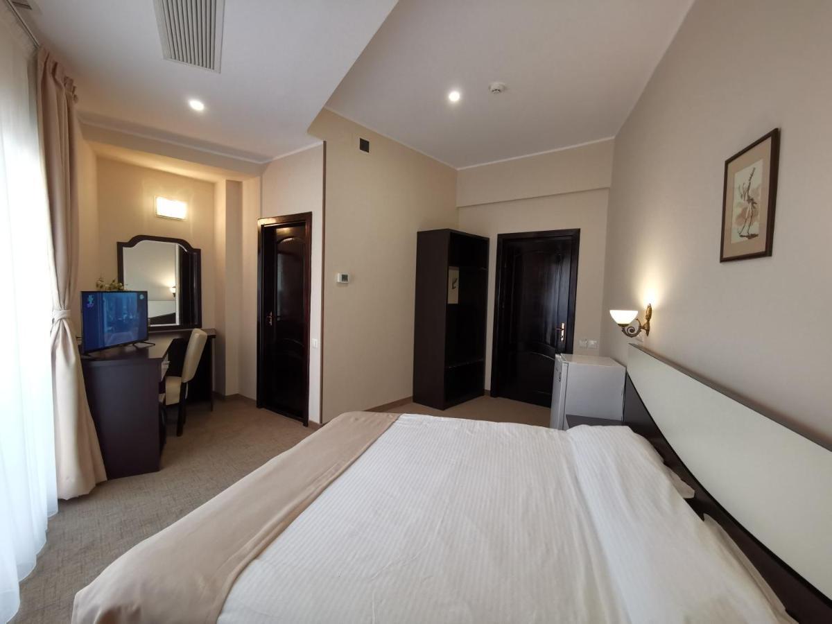Hotel New Derby Констанца Экстерьер фото