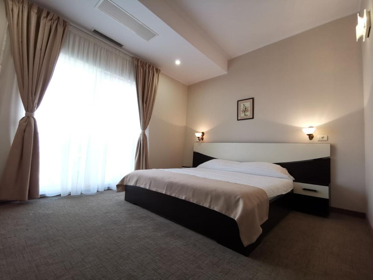 Hotel New Derby Констанца Экстерьер фото