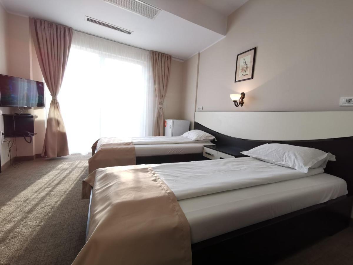 Hotel New Derby Констанца Экстерьер фото