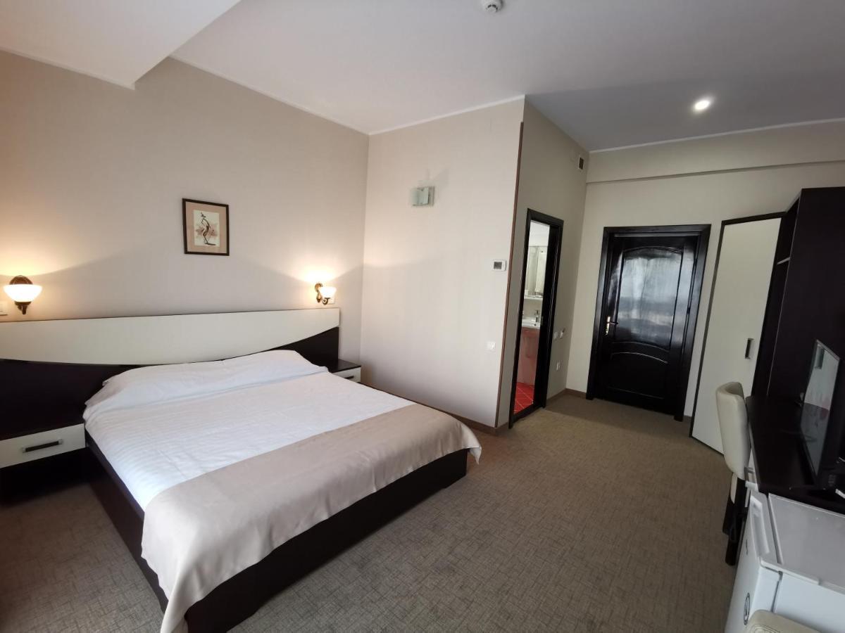Hotel New Derby Констанца Экстерьер фото